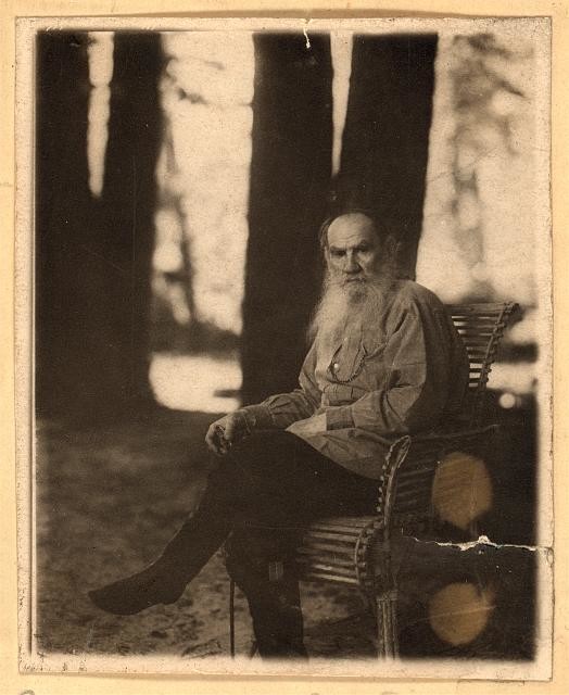 Leo Tolstoi in Iasnaia Poliana. Fotografiert im Mai 1908
