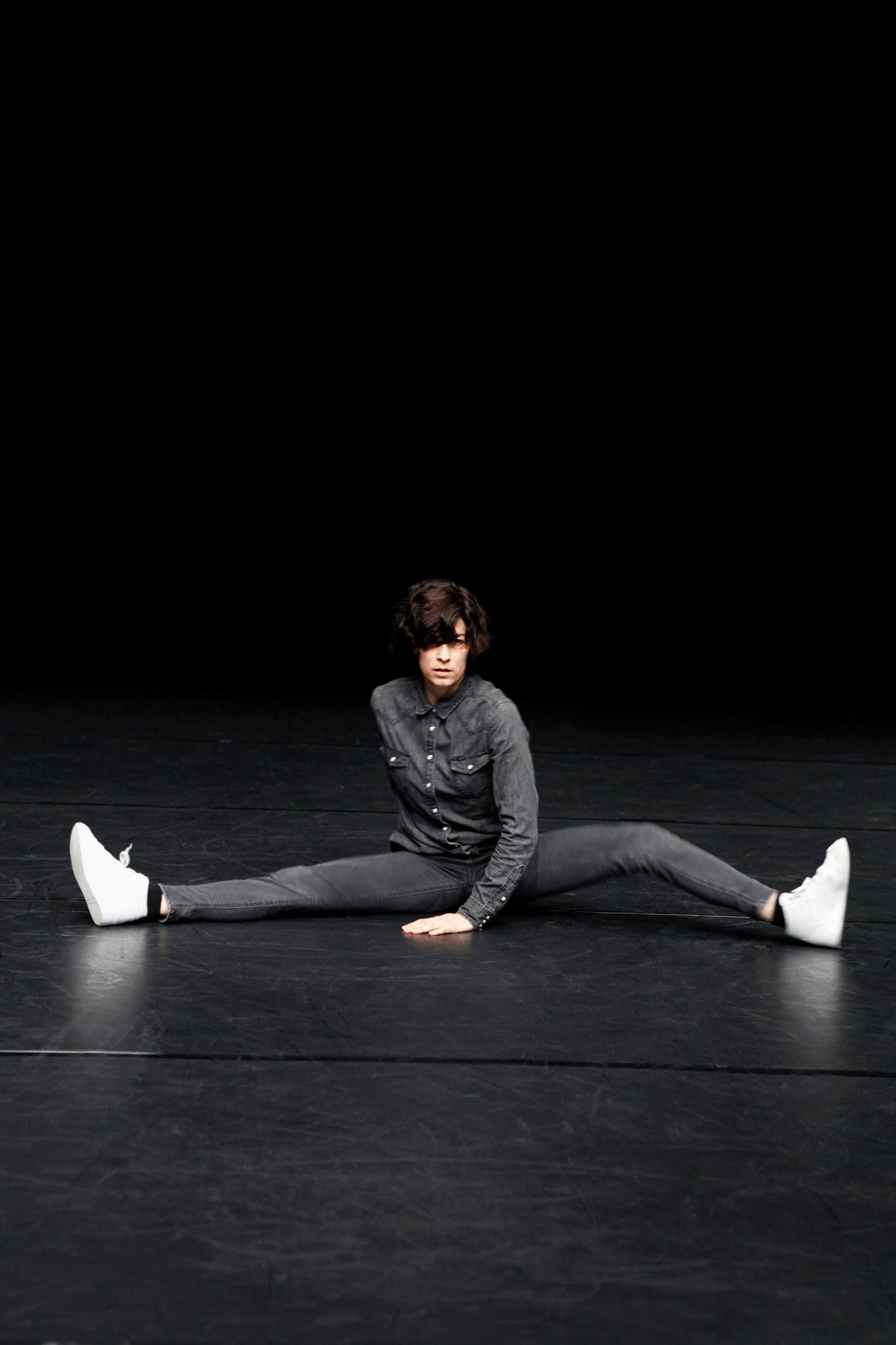Alexandra Bachzetsis in ihrer Produktion "A Piece Danced Alone", Foto von Melanie Hofmann