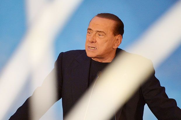 Berlusconi am Mittwochabend vor seinen Anhängern in Rom