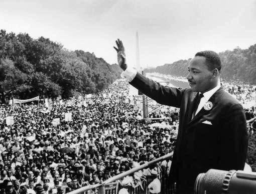 28. August 1963: "I have a dream". Martin Luther King, der schwarze Bürgerrechtler, hält in Washington seine berühmteste Rede. Zuvor waren 250'000 seiner Anhänger in die Hauptstadt marschiert. "Alle Menschen sind gleich erschaffen. Ich habe einen Traum, dass meine vier kleinen Kinder eines Tages in einer Nation leben werden, in der man sie nicht nach ihrer Hautfarbe, sondern nach ihrem Charakter beurteilt. Ich habe einen Traum - heute!"