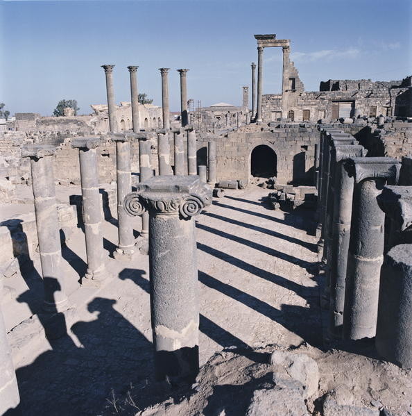 Die Säulenstrasse von Bosra (Bild: UNESCO)