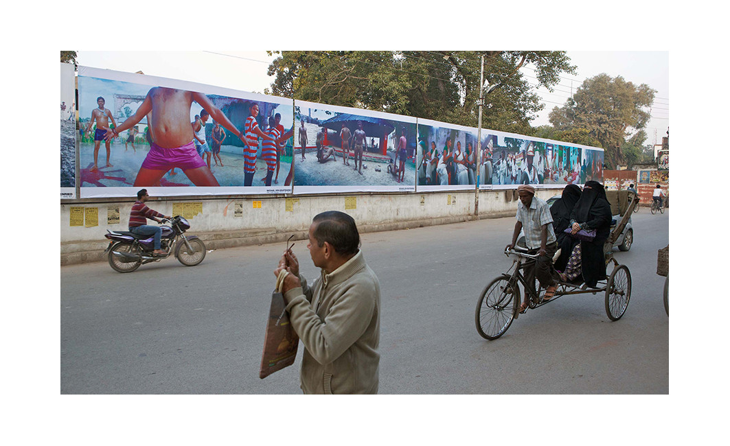 Rathyatra Crossing Varanasi India, December 2012   Bild: Navneet Raman, Kriti Gallery India