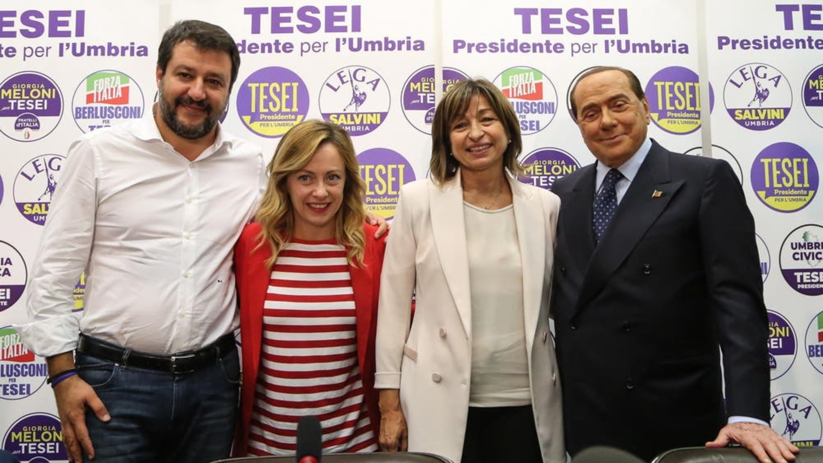Die Sieger: Matteo Salvini, Giorgia Meloni, Donatella Tesei, Silvio Berlusconi (Foto: EPA/Matteo Crocchioni)