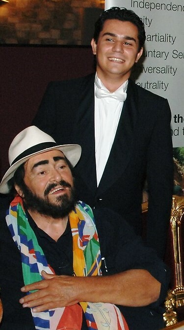 Mit Freund und Mentor Luciano Pavarotti: Saimir Pirgu