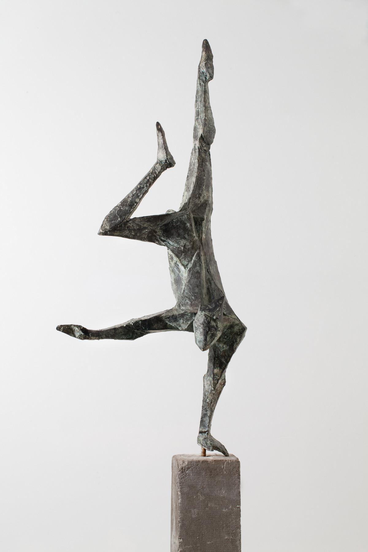 Remo Rossi (1909-1982) Acrobata, 1958 Bronze, 195 x 91 x 4 cm Fondazione Remo Rossi Locarno © Fondazione Remo Rossi, Locarno Foto: Roberto Pellegrini.