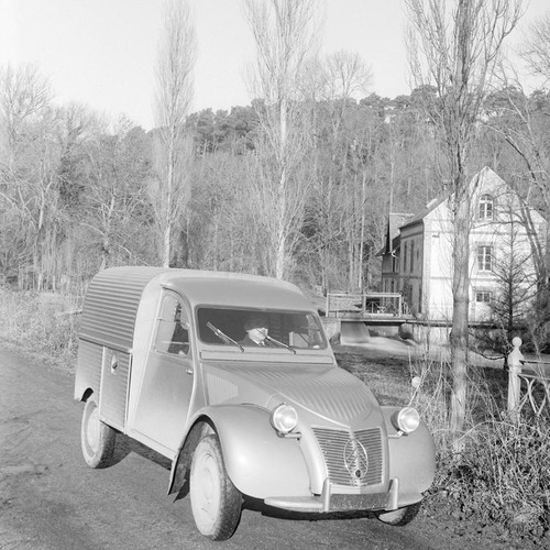 1950: 2 CV Fourgonnette. Bis 1978 werden mehr als 1,2 Millionen Exemplare gebaut  Foto © Citroën