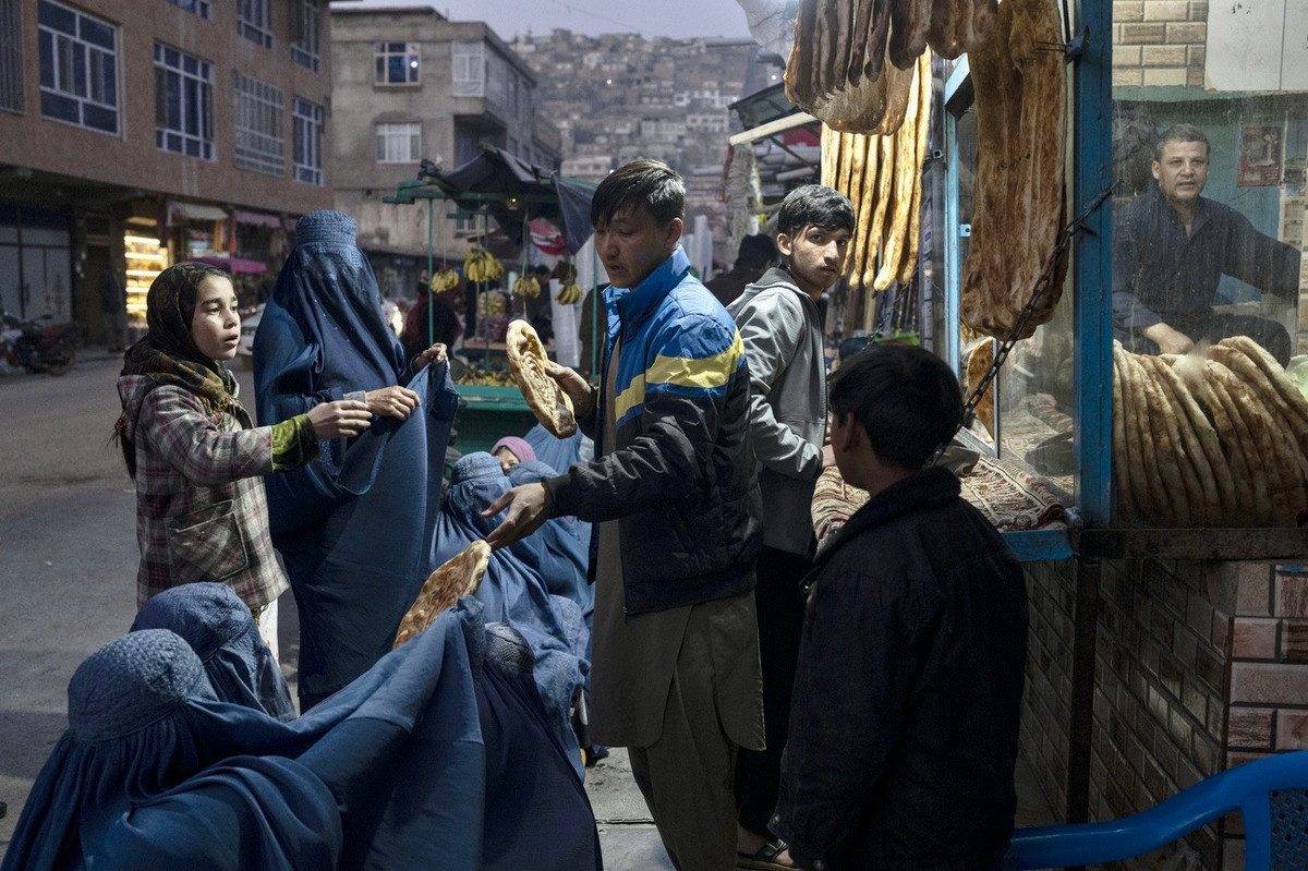 Kabul, Brotausgabe