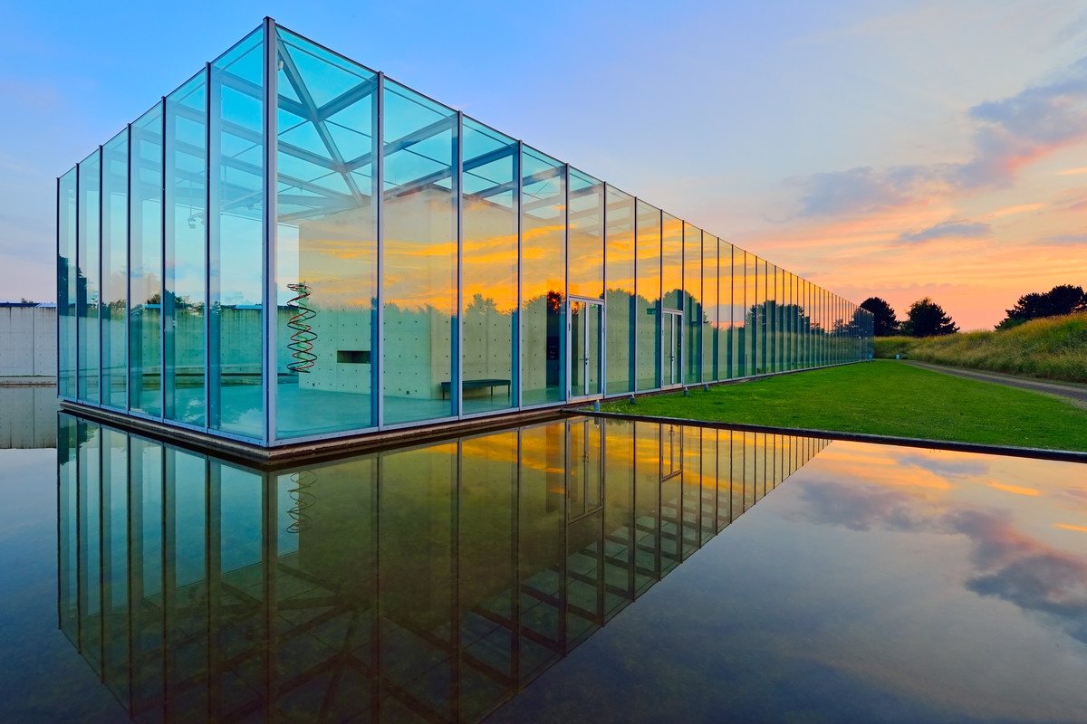 Tadao Ando: Ausstellungsgebäude Langen Foundation, Hombroich D, Marcel Chassot 2004  