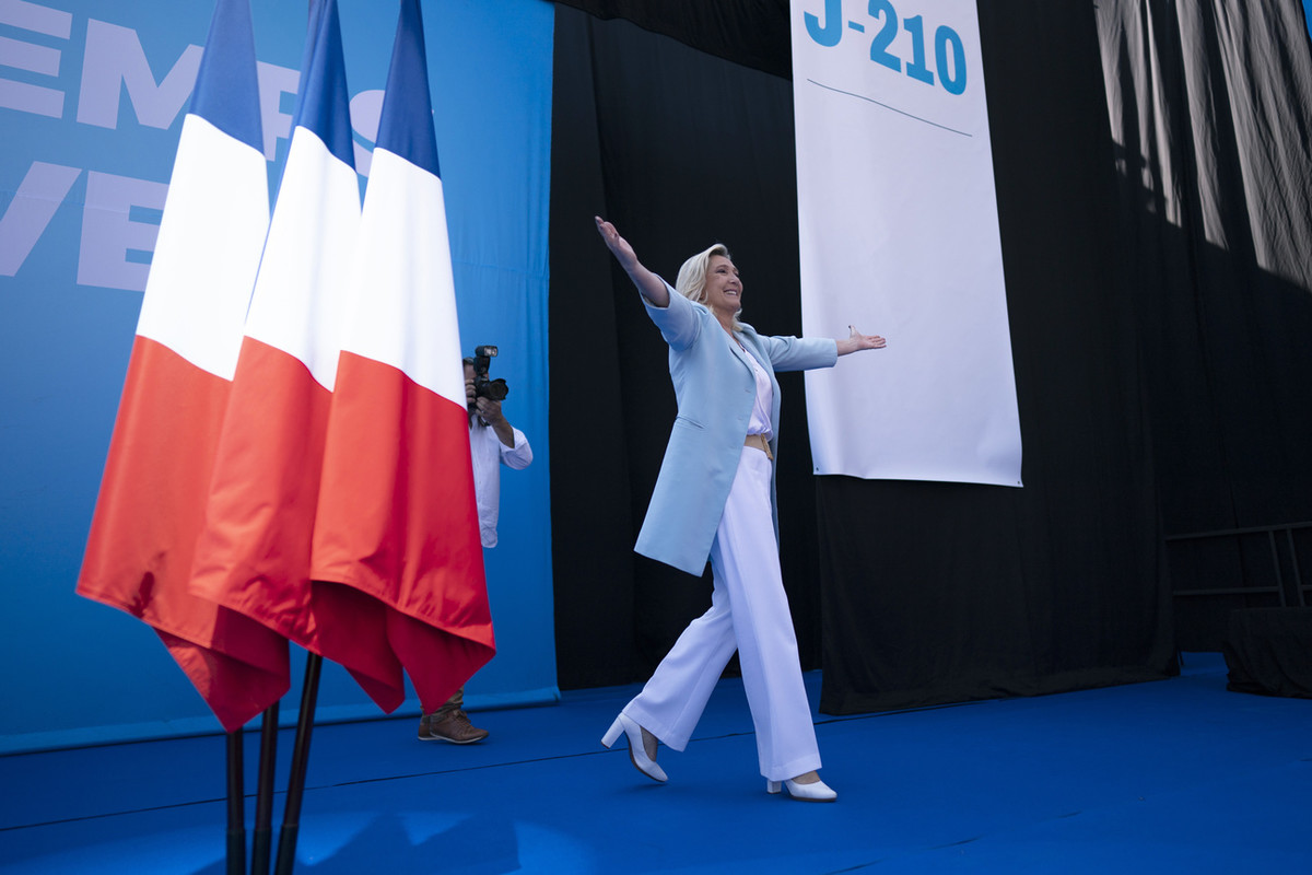 Marine Le Pen Marine eröffnet am Samstag den Wahlkampf in Fréjus (Foto: Keystone/AP/Daniel Cole)
