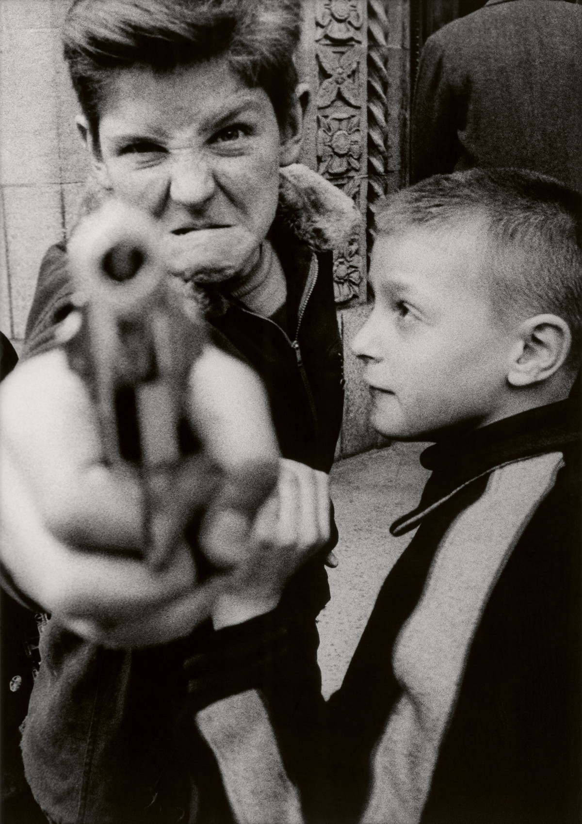 Gun 1, New York, 1955
© William Klein
