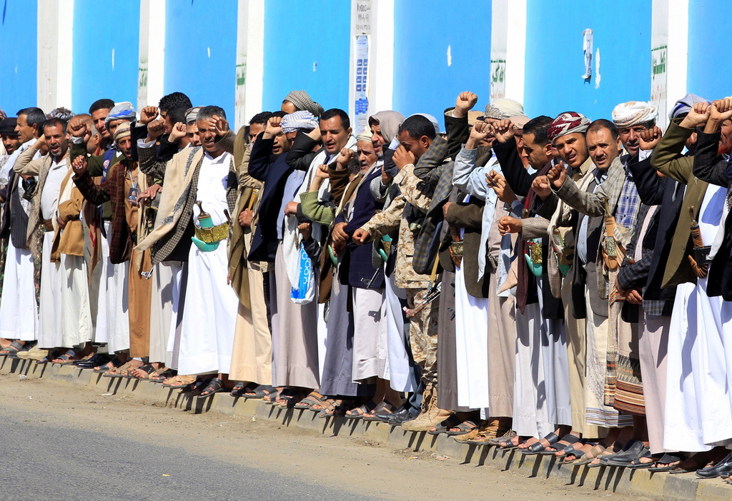 In der jemenitischen Hauptstadt Sanaa sammeln Anhänger der Huthi-Rebellen Nahrungsmittel und mobilisieren weitere Milizionäre für die Kämpfe um Hodeida. (Bild vom 8.11.2018, Keystone/EPA, Yahya Arhab)