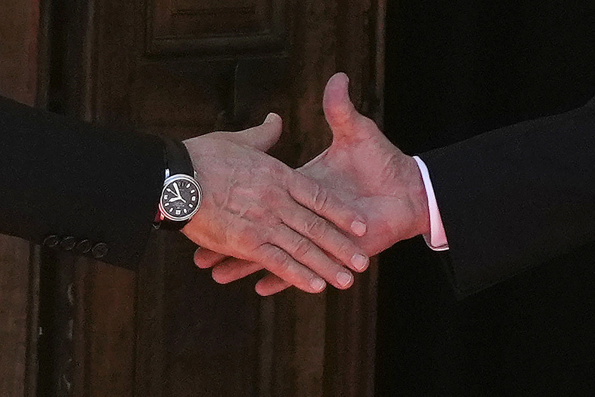 Handshake, Mittwoch, halb drei Uhr Moskauer Zeit (Foto: Keystone/Alexander Zemlianichenko, Pool) 
