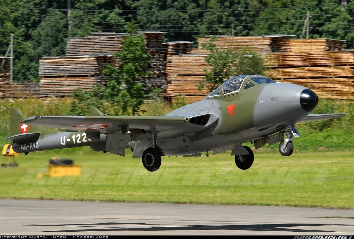 Kampfflugzeug Vampire (Foto und Copyright Martin Thoeni)
