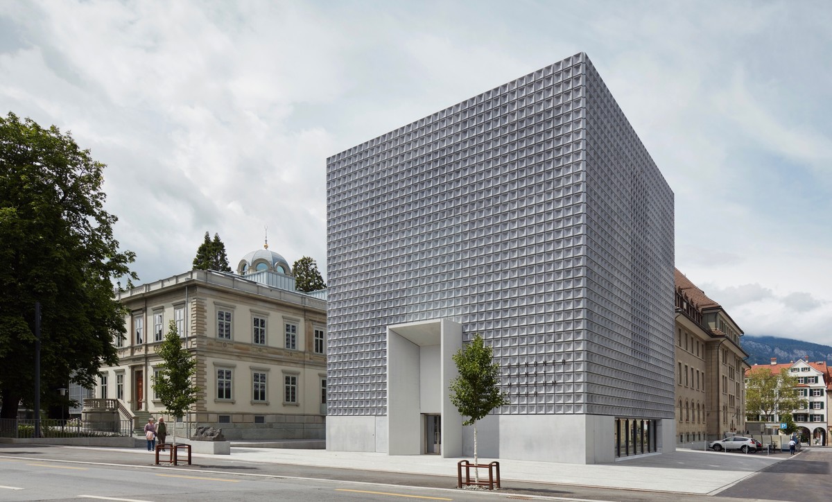 Kunstmuseum Chur, Aussenansicht mit renovierter Villa Planta und  Erweiterungsbau der Architekten Barozzi/Veiga, © Ralph Feiner