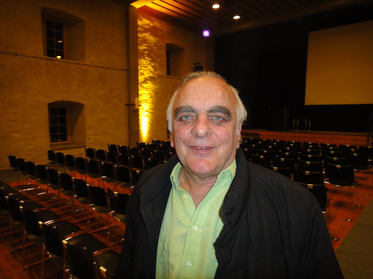 Paul Riniker am Donnerstagabend in Solothurn. Mit "Sommervögel" gewinnt er den Publiukumspreis. (Foto: hh)