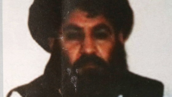 Der afghanische Taliban-Führer Mullah Achtar Mansur kommt bei einem amerikanischen Drohnenangriff im pakistanisch-afghanischen Grenzgebiet ums Leben. Mansur war am 29. Juli 2015 zum Nachfolger des verstorbenen legendären Taliban-Führers Mullah Omar gewählt worden. (Foto: Keystone/AP/Rahmat Gul/ Archiv)