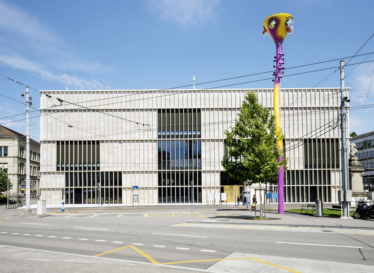 Kunsthaus Zürich, Chipperfield-Bau. Ansicht Heimplatz mit Installation «Tastende Lichter» (2020) von Pippilotti Rist (© Pippilotti Rist, Foto: Franca Candrian, Kunsthaus Zürich)