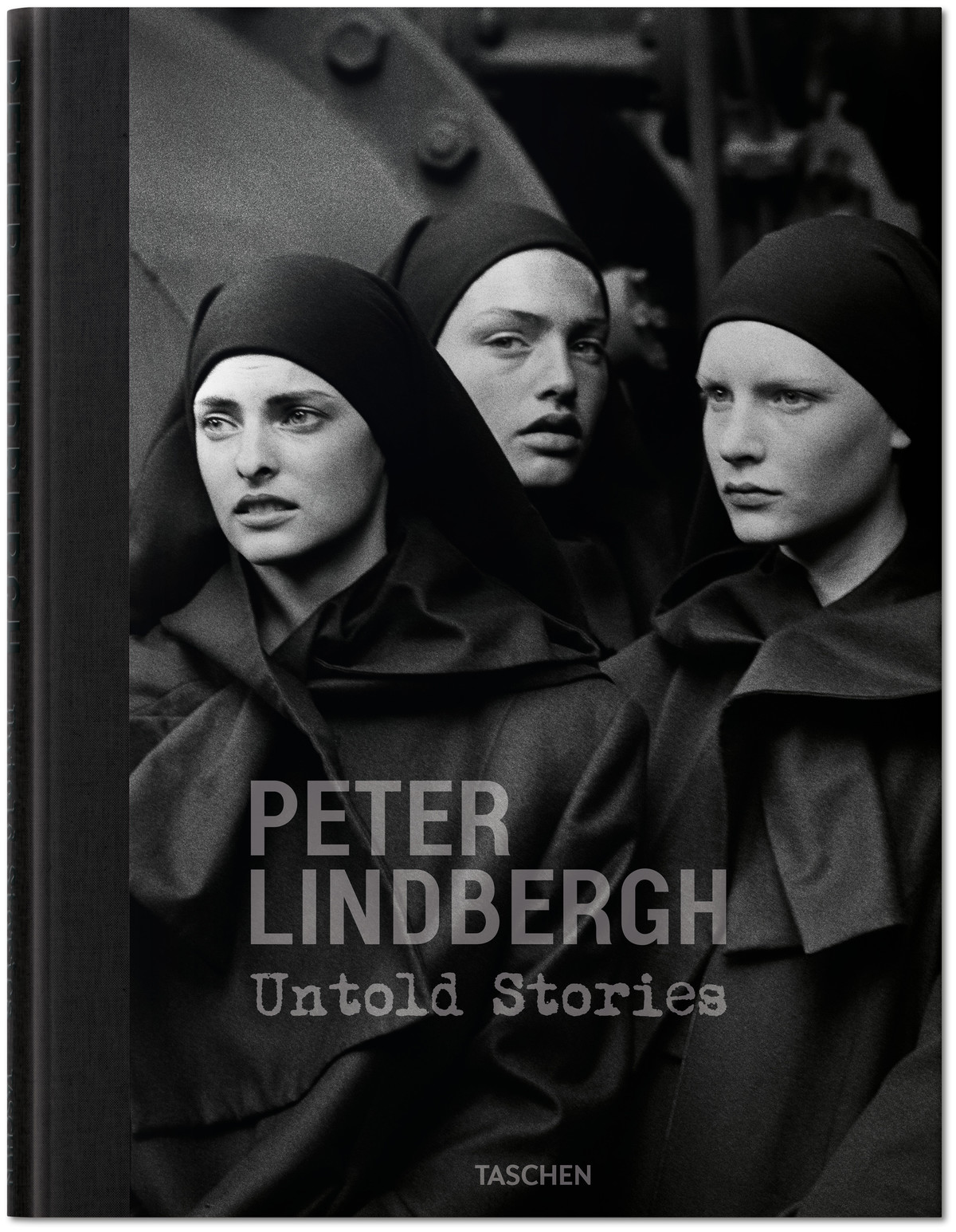 Cover mit Linda Evangelista, Michaela Bercu & Kirsten Owen, Pont-à-Mousson, 1988, © Peter Lindbergh