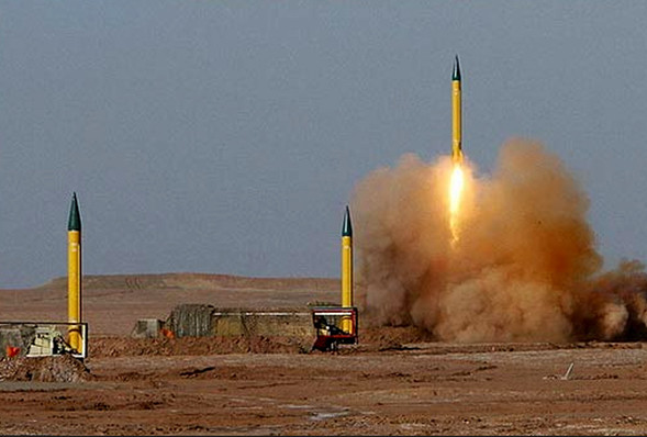 Iranischer Raketentest. Die Raketenrüstung ist eine wichtige Streitfrage zwischen den USA und Iran