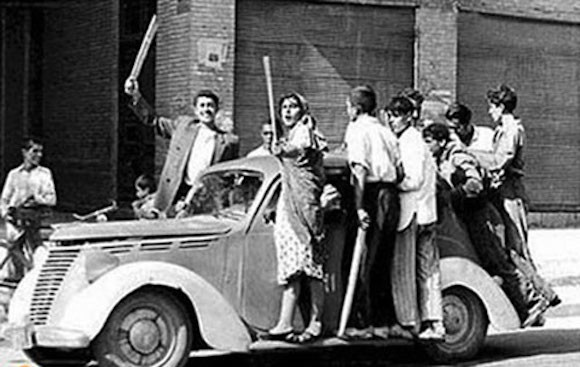 Der den CIA-Putsch unterstützende Mob in Teheran – August 1953