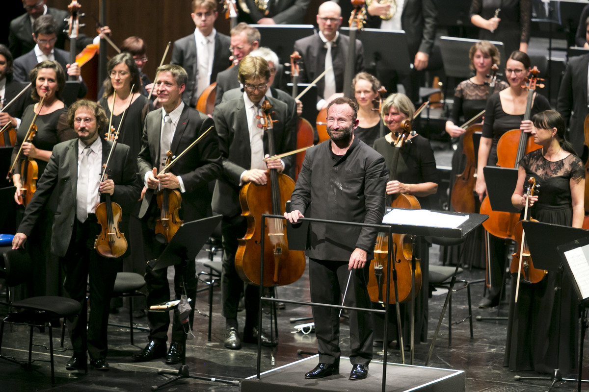 Bis auf weiteres zum letzten  Mal: Applaus für Dirigent und Orchester in Vorarlberg © Dietmar Mathis