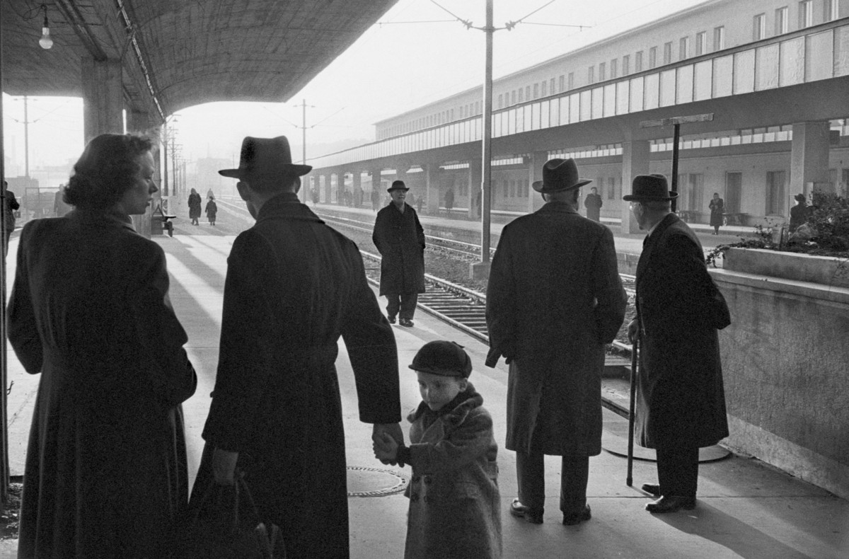 Wien, Westbahnhof 1953, © Erich Lessing, Abb. aus dem besprochenen Band