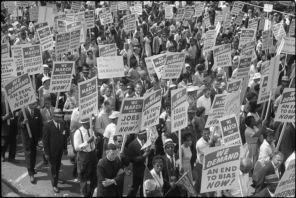 Vorwiegend schwarze Demonstranten fordern am 28. August 1963 während des Marsches auf Washington das volle Wahlrecht. 