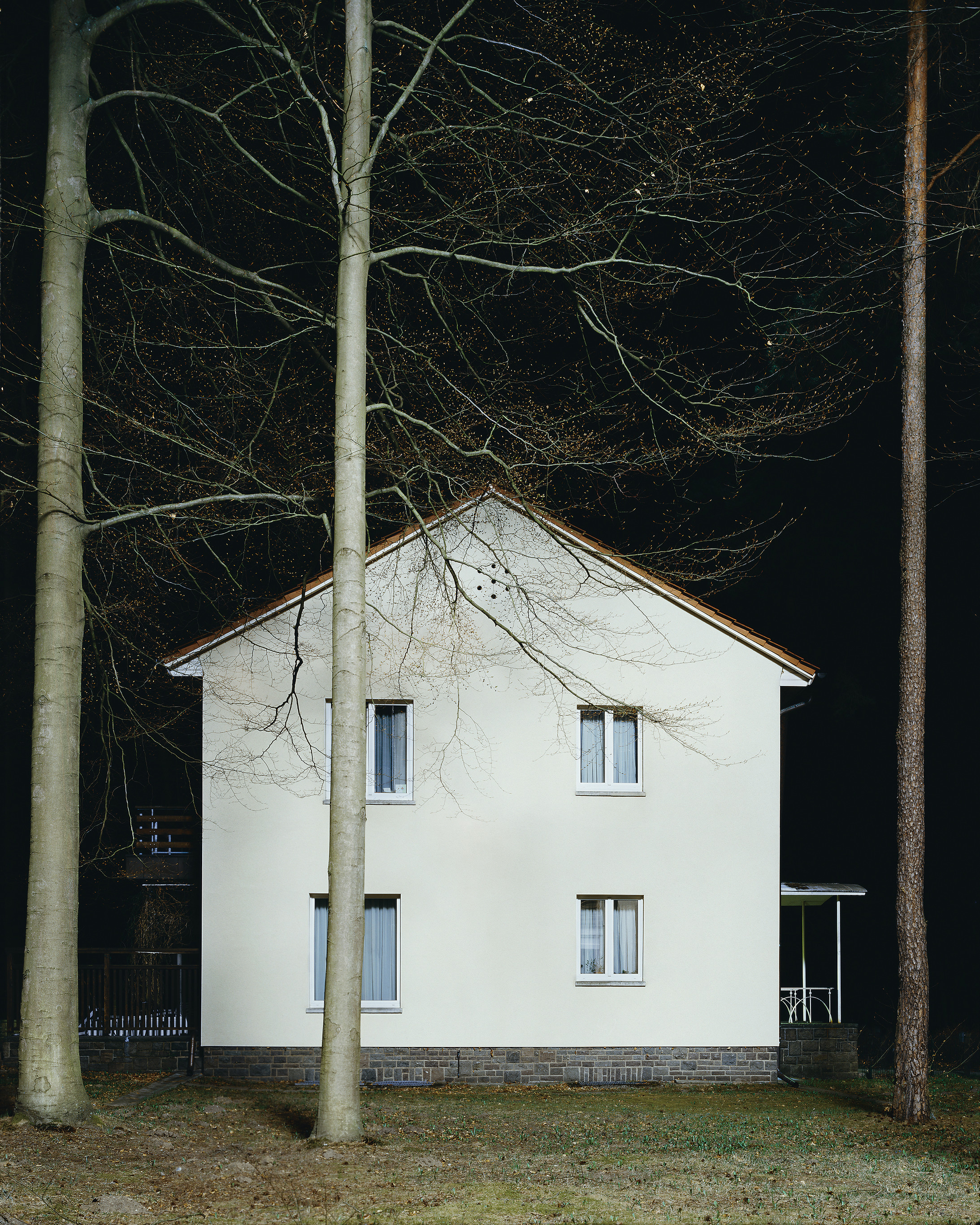 Waldsiedlung (2011), aus der Serie: Wandlitz
© Andreas Mühe / VG Bild-Kunst, Bonn