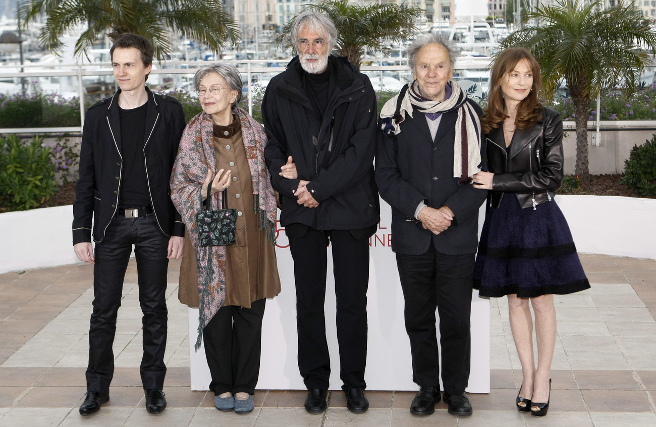 Alexandre Tharaud, Emmanuelle Riva, Regisseur Michael Haneke, Jean-Louis Trintignant und Isabelle Huppert werden am 65. Filmfestival in Cannes mit der Goldenen Palme ausgezeichnet. (Foto: Keystone/AP/Lionel Cironneau)