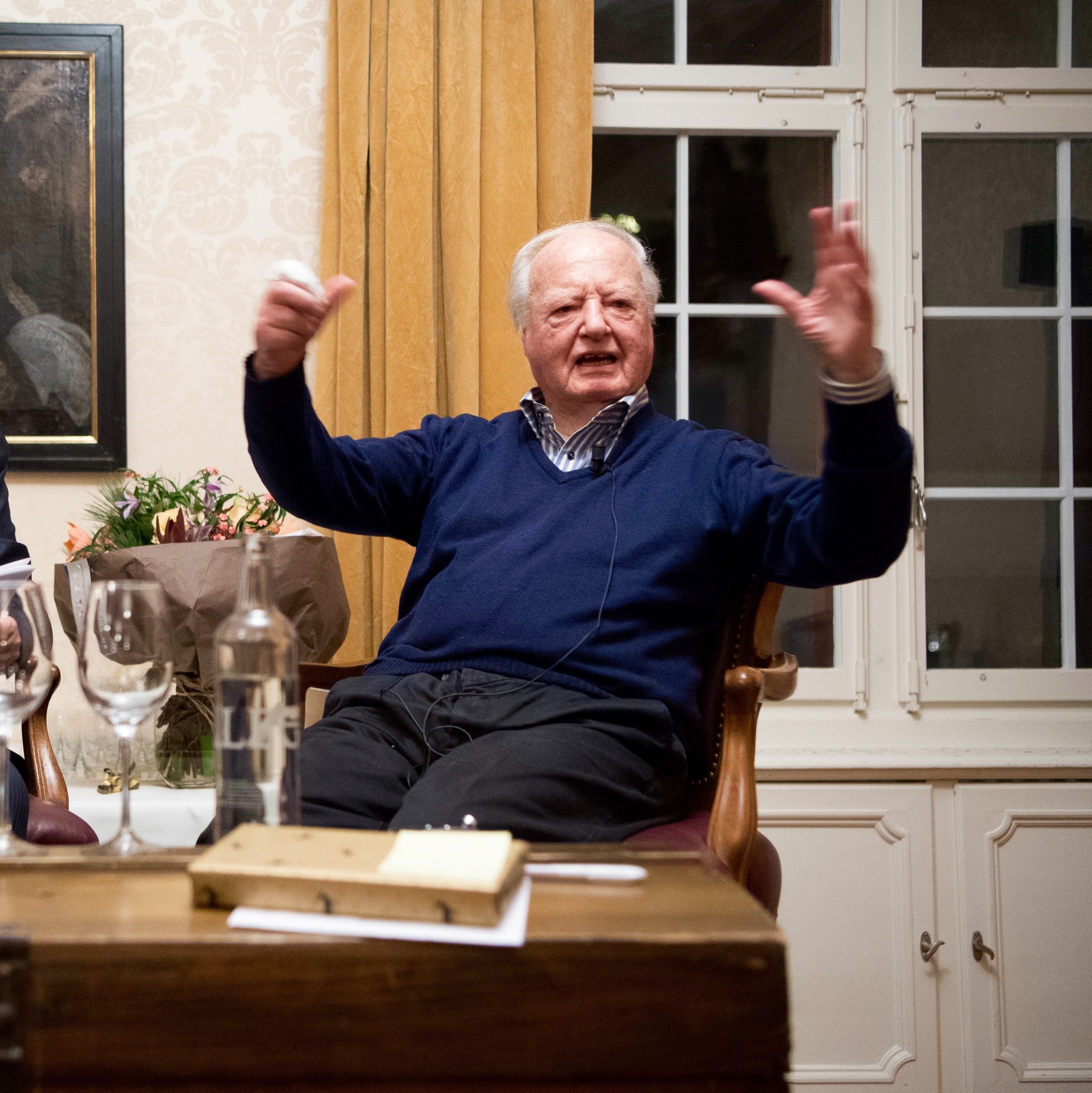 Hottinger an seinem 90. Geburtstag (Foto: Journal21.ch/Keystone/Anthony Anex)