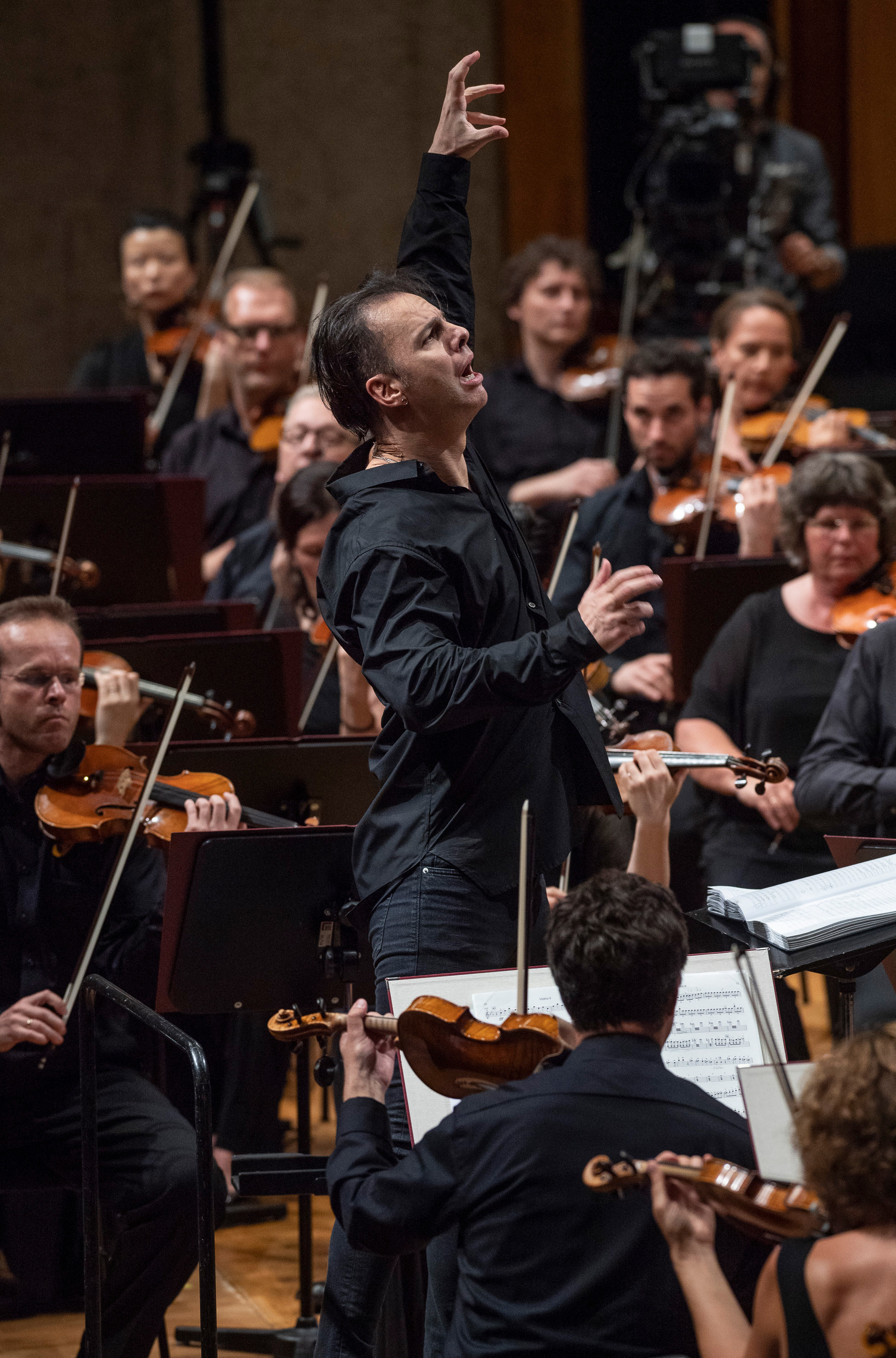 Teodor Currentzis mit dem SWR Symphonieorchester, Foto © SWR/Alexander Kluge