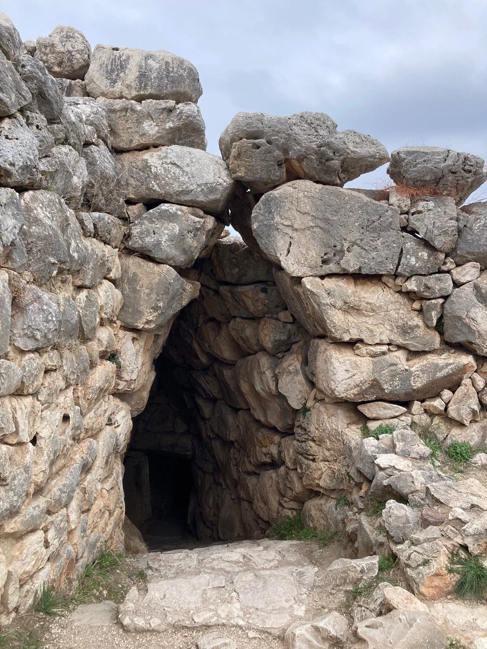 Mykene: Eingang zur unterirdischen Wasserversorgung 