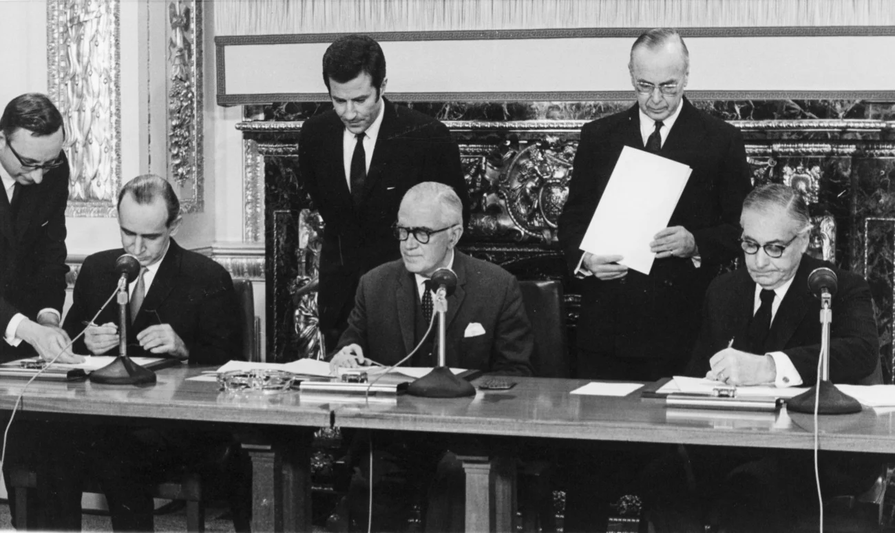 Atomwaffensperrvertrag