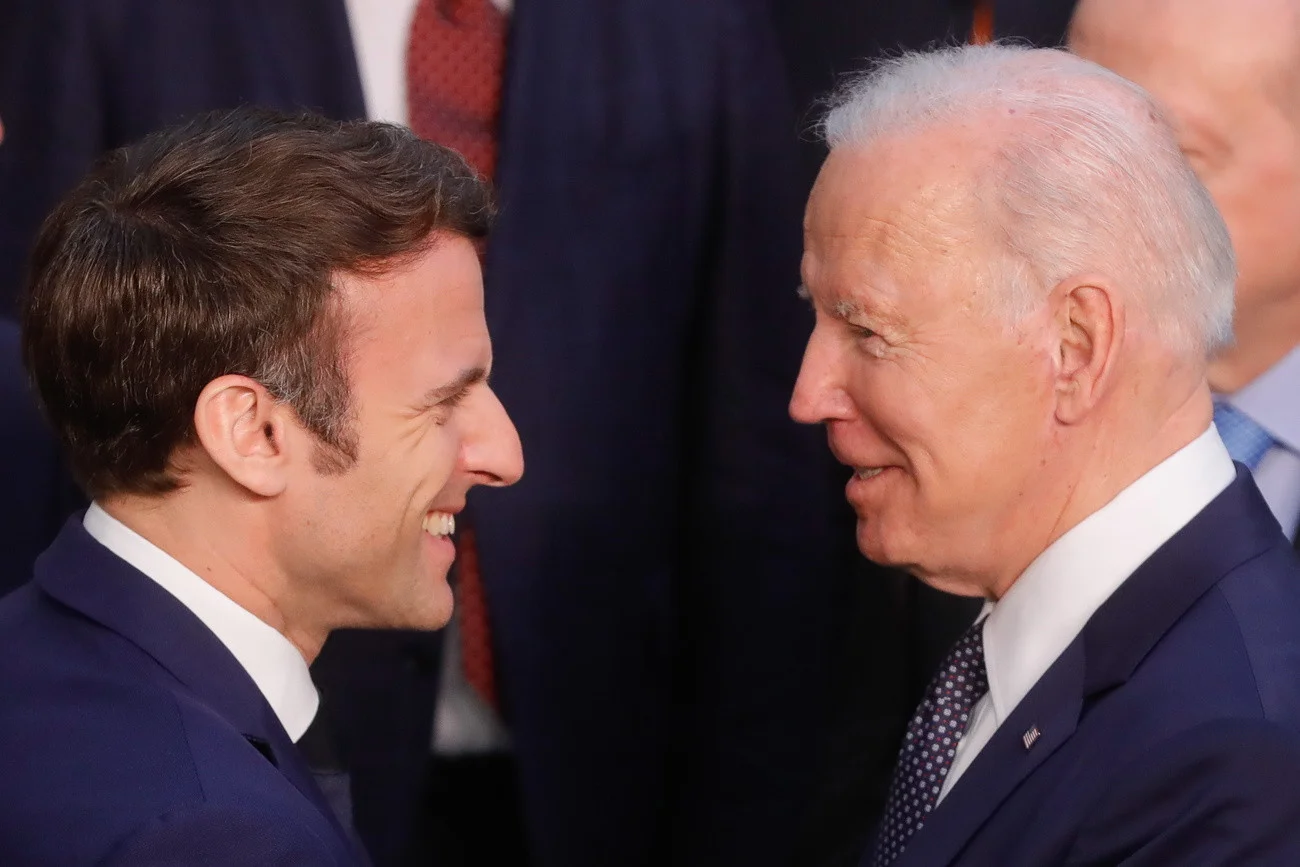 Macron, Biden