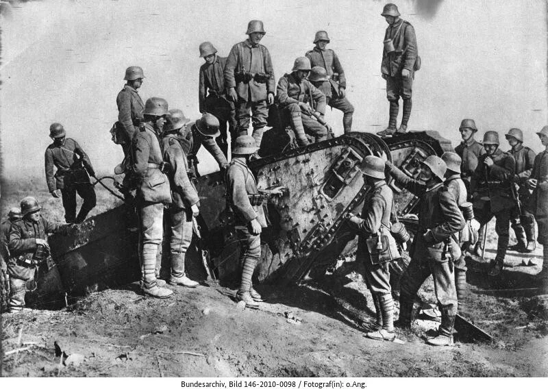 Zerstörter englischer Panzer