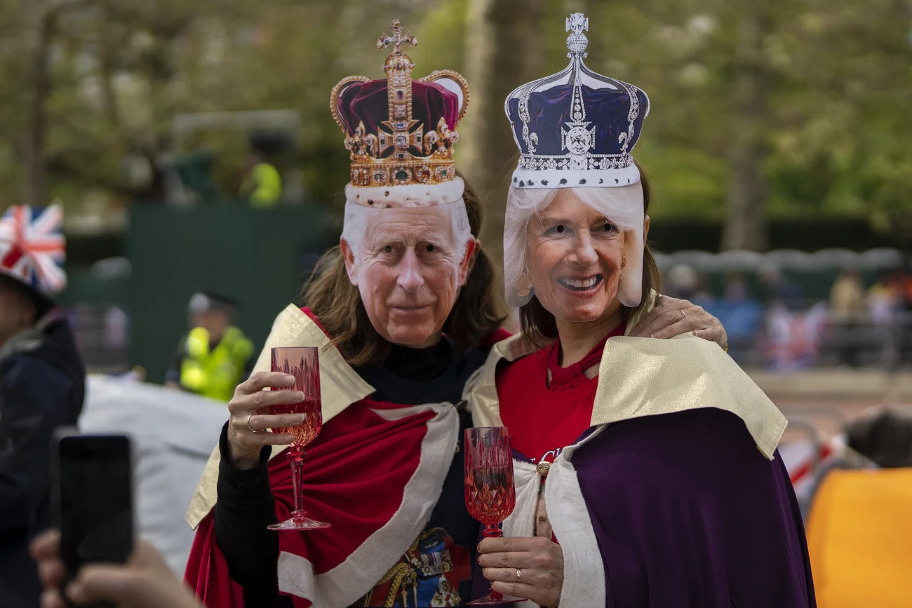 Charles, Camilla, Masken