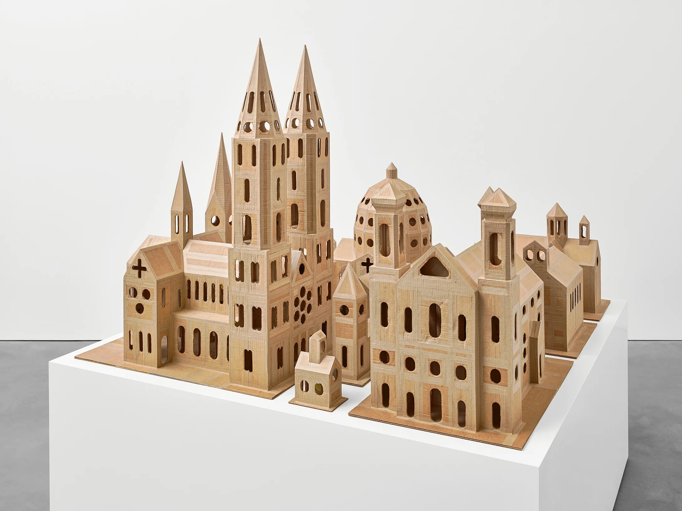 Jean-Frédéric Schnyder: HANDLE WITH CARE