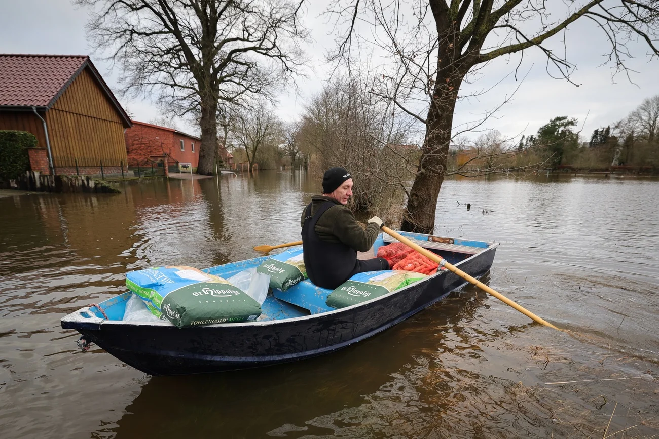 Hochwasser Ruderboot