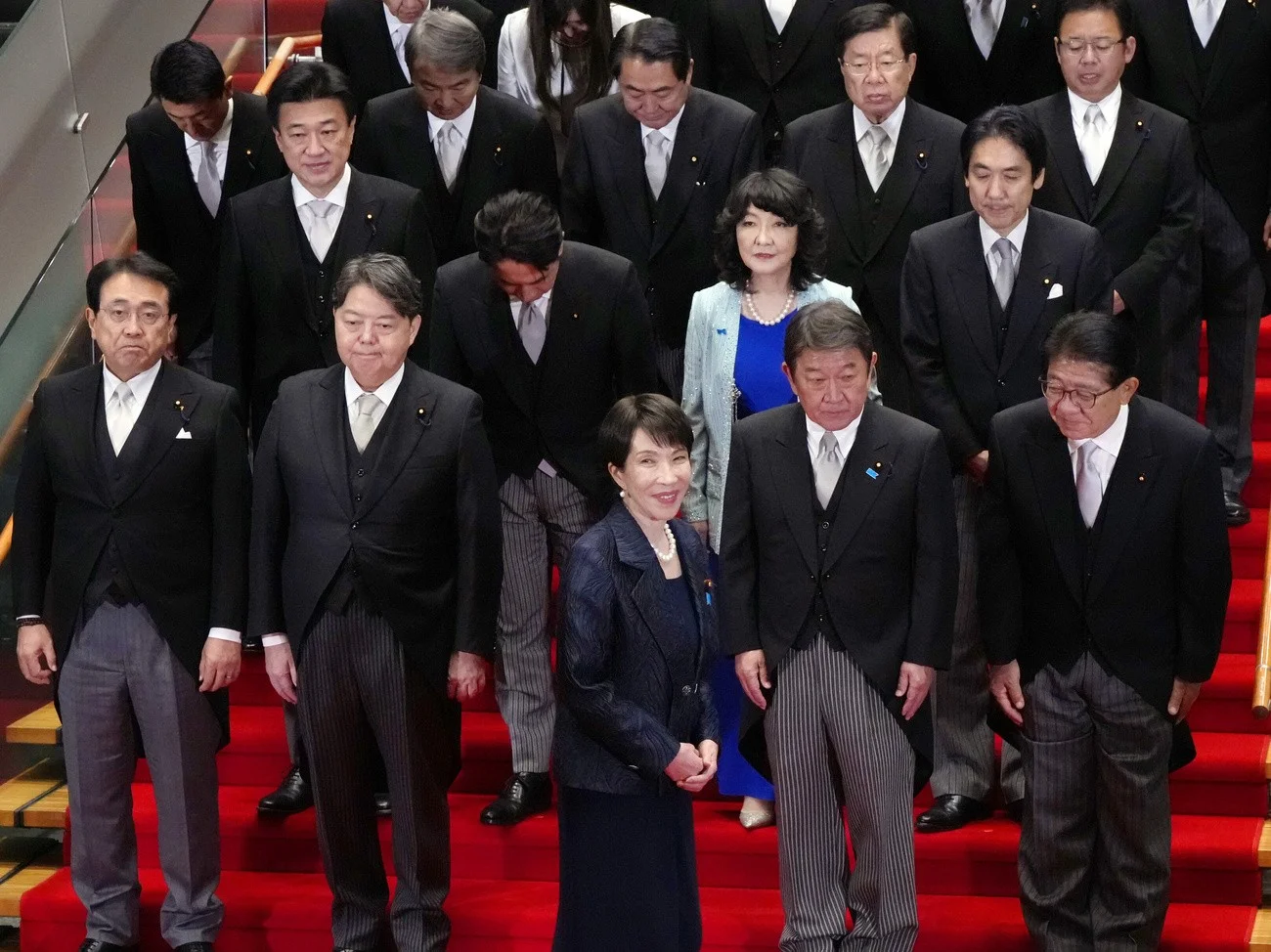 Sanae Takaichi und Kabinett