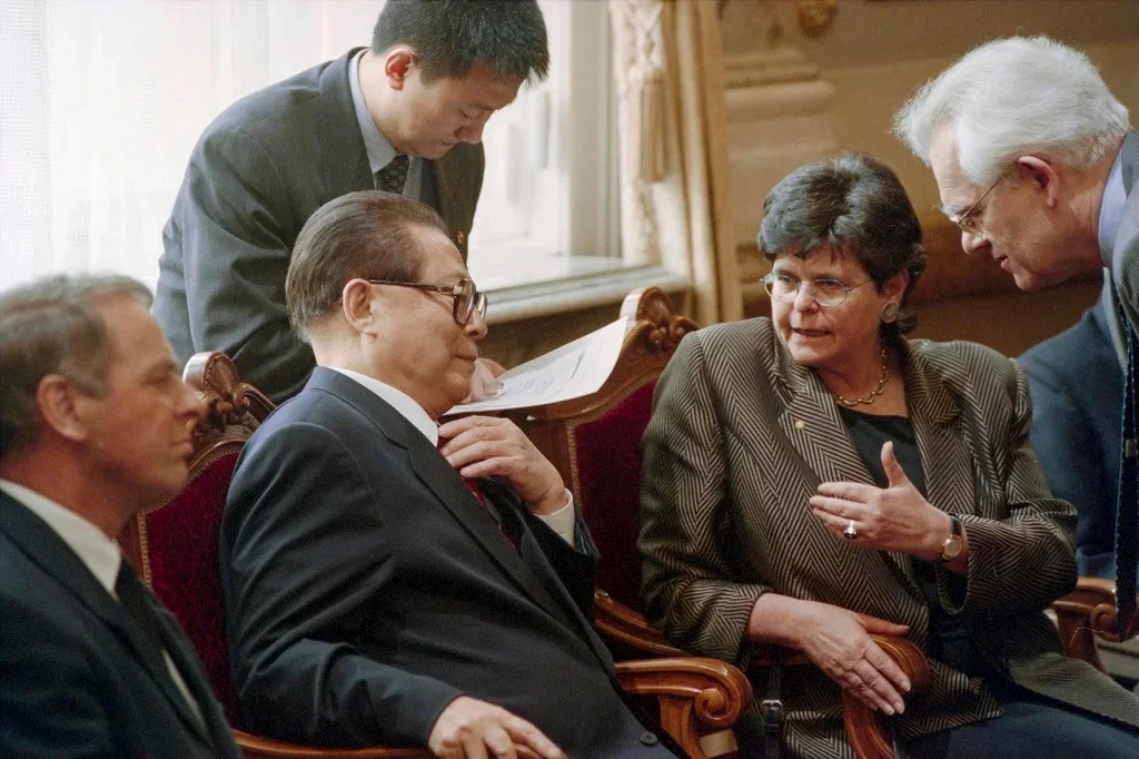Jiang Zemin, Dreifuss