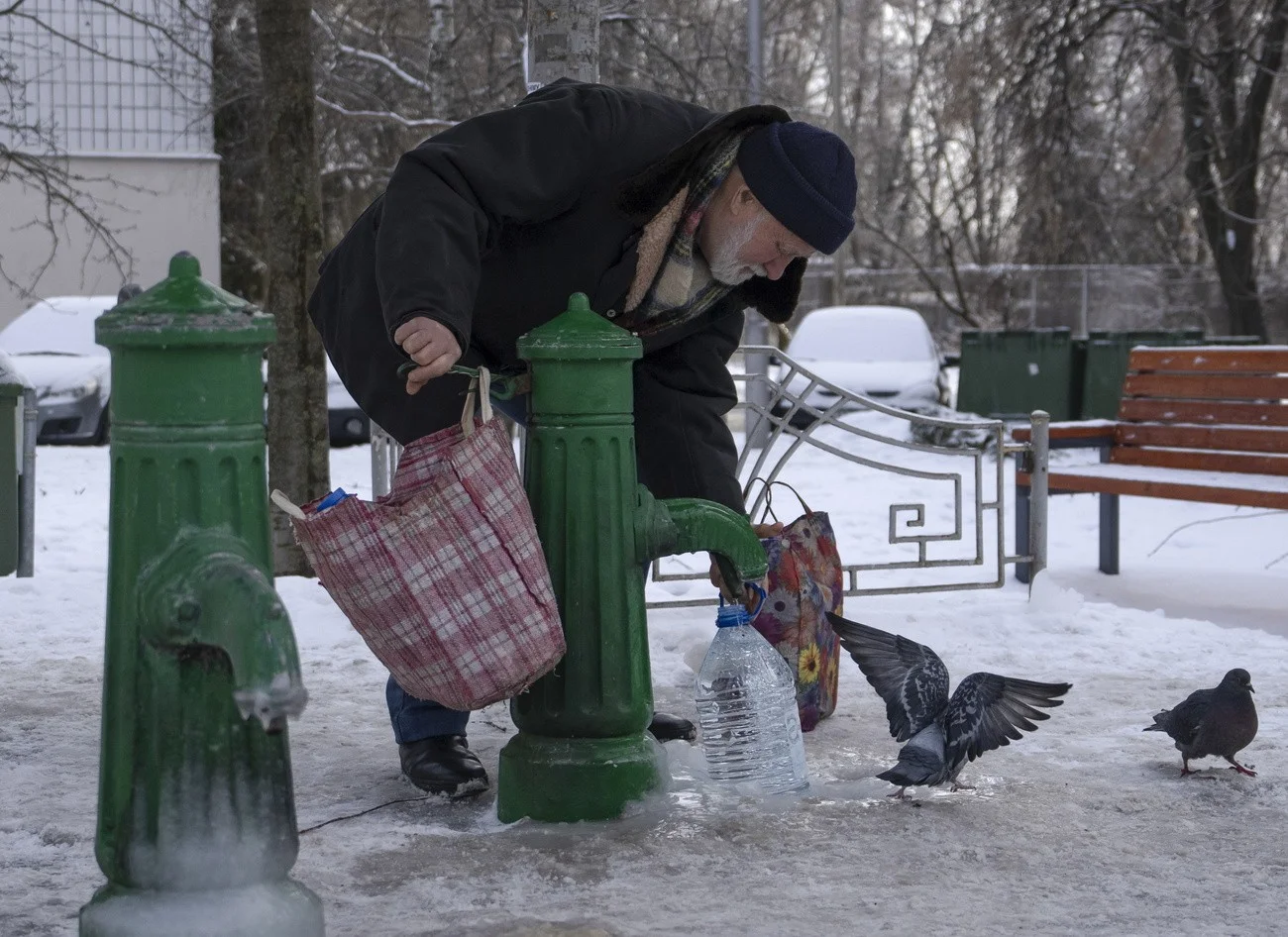 Wasser holen in Kiew