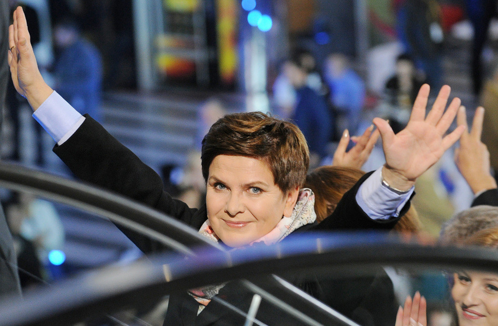 Beata Szydlo, Kandidatin der Opposition für den Premierminister-Posten, bei der Ankunft zur TV-Debatte vom 20. Oktober (Foto: Keystone/AP, Alik Keplicz)