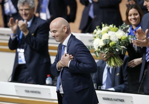 26. Februar: Der schweizerisch-italienische Fussballfunktionär Giovanni Vincenzo Infantino, bisher Generalsekretär der Europäischen Fussball-Union Uefa, wird zum Präsidenten des Weltfussballverbandes Fifa gewählt. Er löst Sepp Blatter ab.