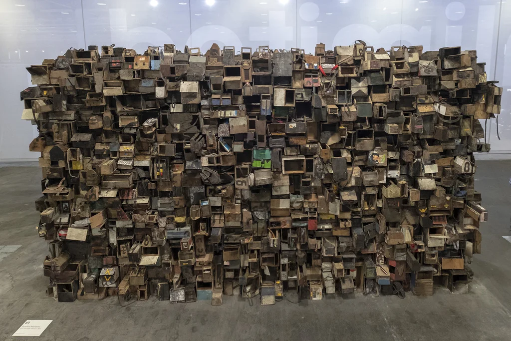 Ibrahim Mahama: Non-Orientable Nkansa II, 2017 (Keystone, Georgios Kefalas)