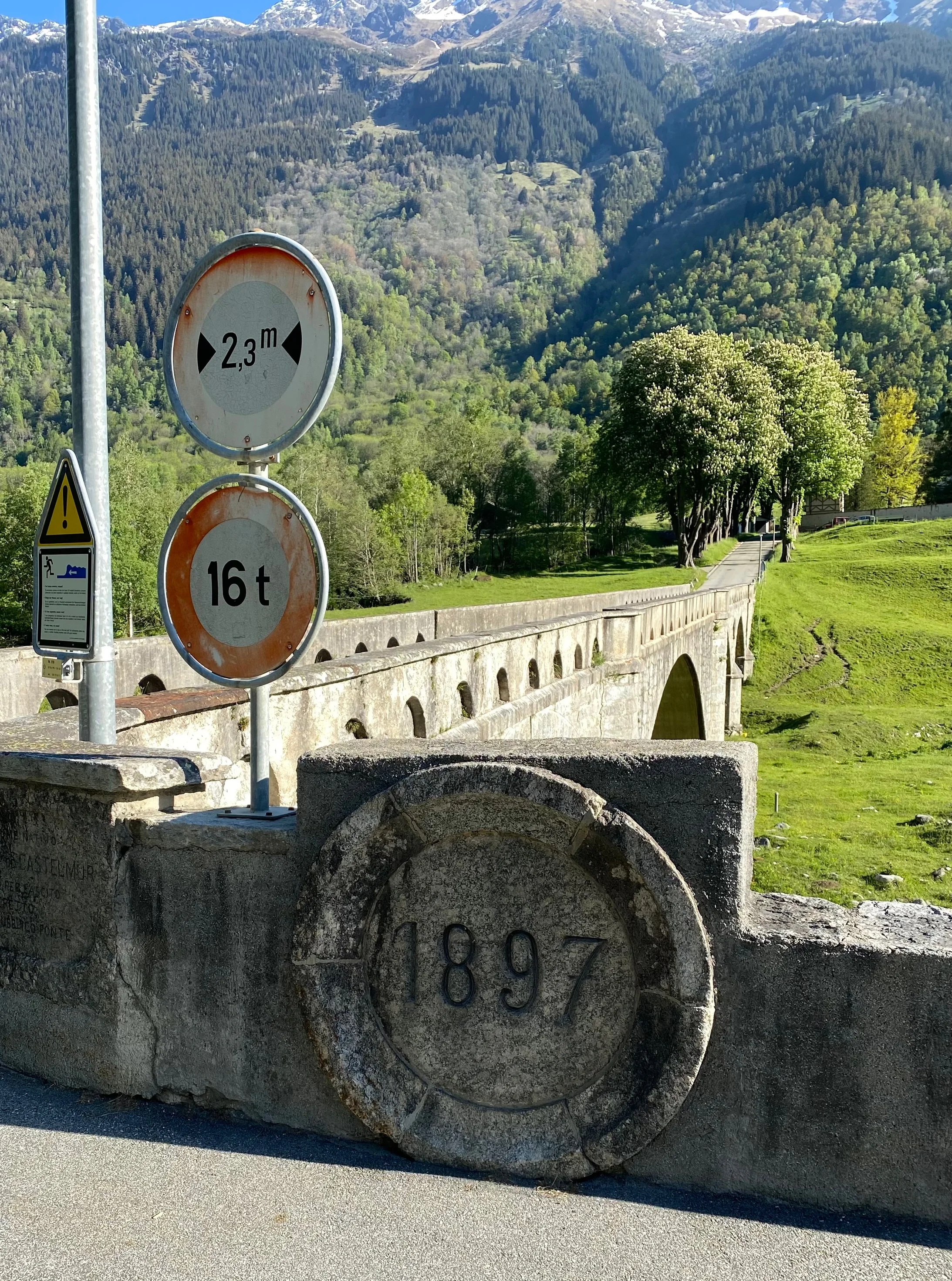 Brücke über die Maira bei Stampa
