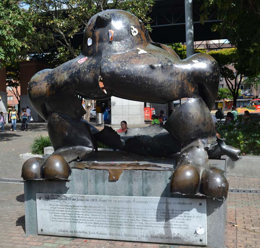 A Medellin, une statue de Botero déchiquetée, souvenir d'un attentat de 1995