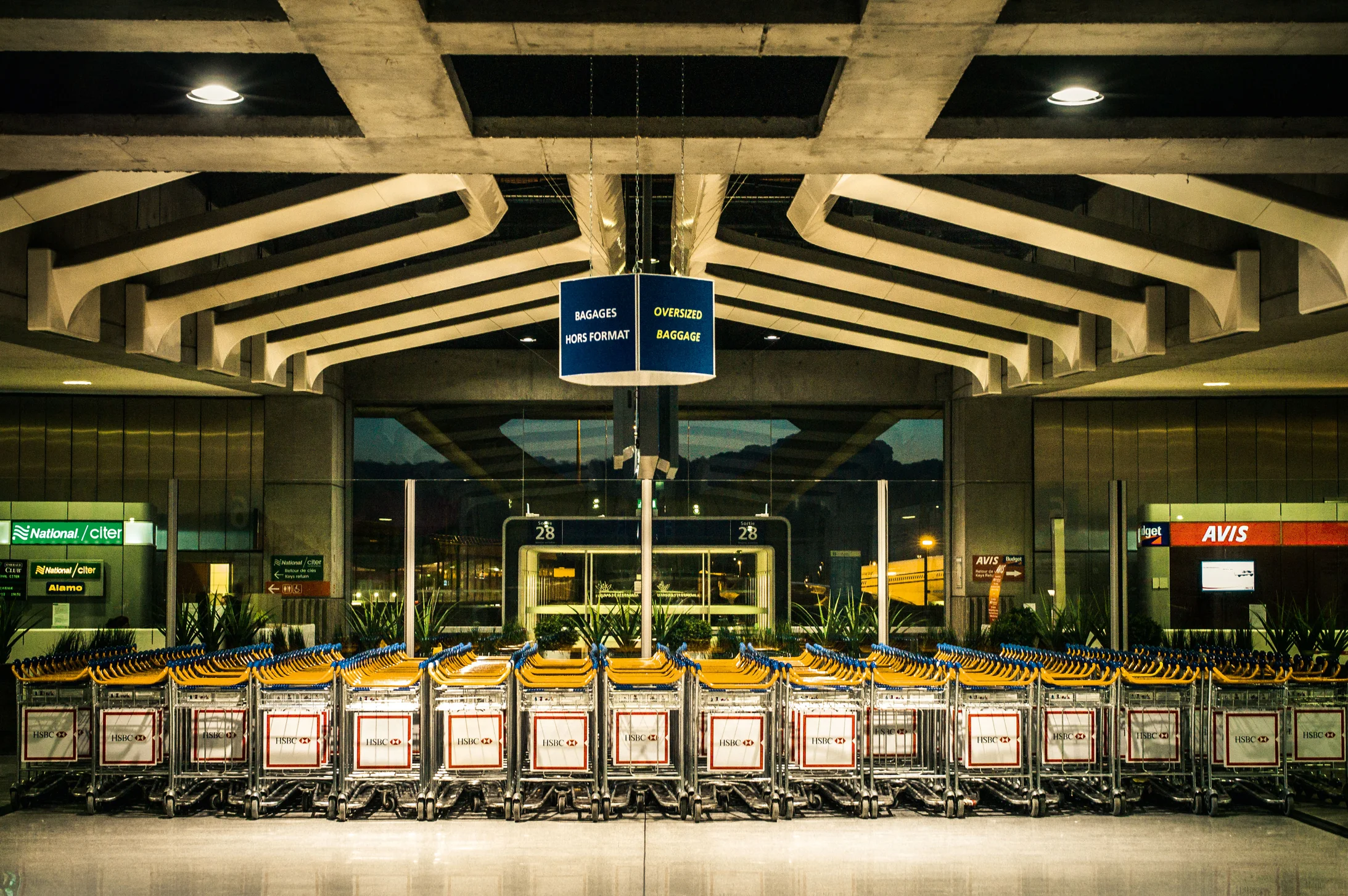 Paris 04 2013 © 2020 MAT HENNEK FOR HIS PHOTOS Book published by Steidl 2020