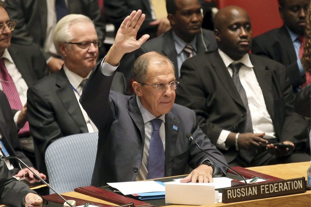 Der russische Aussenminister Sergej Lawrow stimmt in der Nacht zum Samstag im Uno-Sicherheitsrat für eine Uno-Resolution, die Syrien auffordert, alle chemischen Waffen zu vernichten. (Foto: Keystone/AP/Mary Altaffer)

