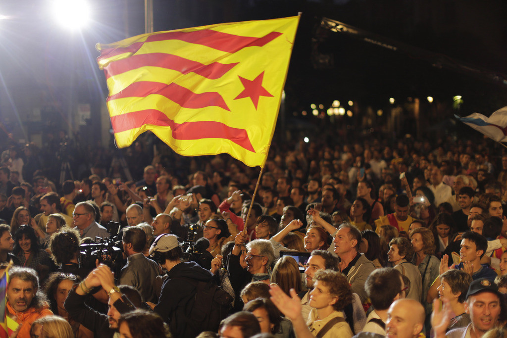 Barcelona, Sonntagabend, 20.00 Uhr (Foto: Keystone/AP/Emilio Morenatti)