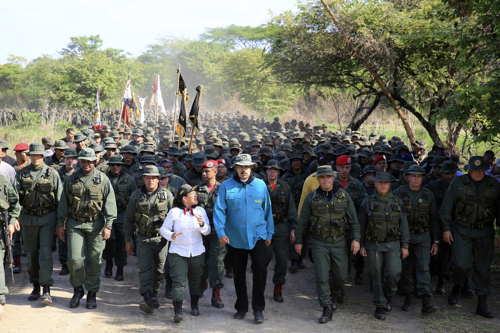 Präsident Maduro am Samstag am „Marsch der Loyalität“ in El Pao. Das Bild wurde von der Regierung veröffentlicht. (Foto: Keystone/Miraflores Press Offixce/Jhonn Zerpa)
